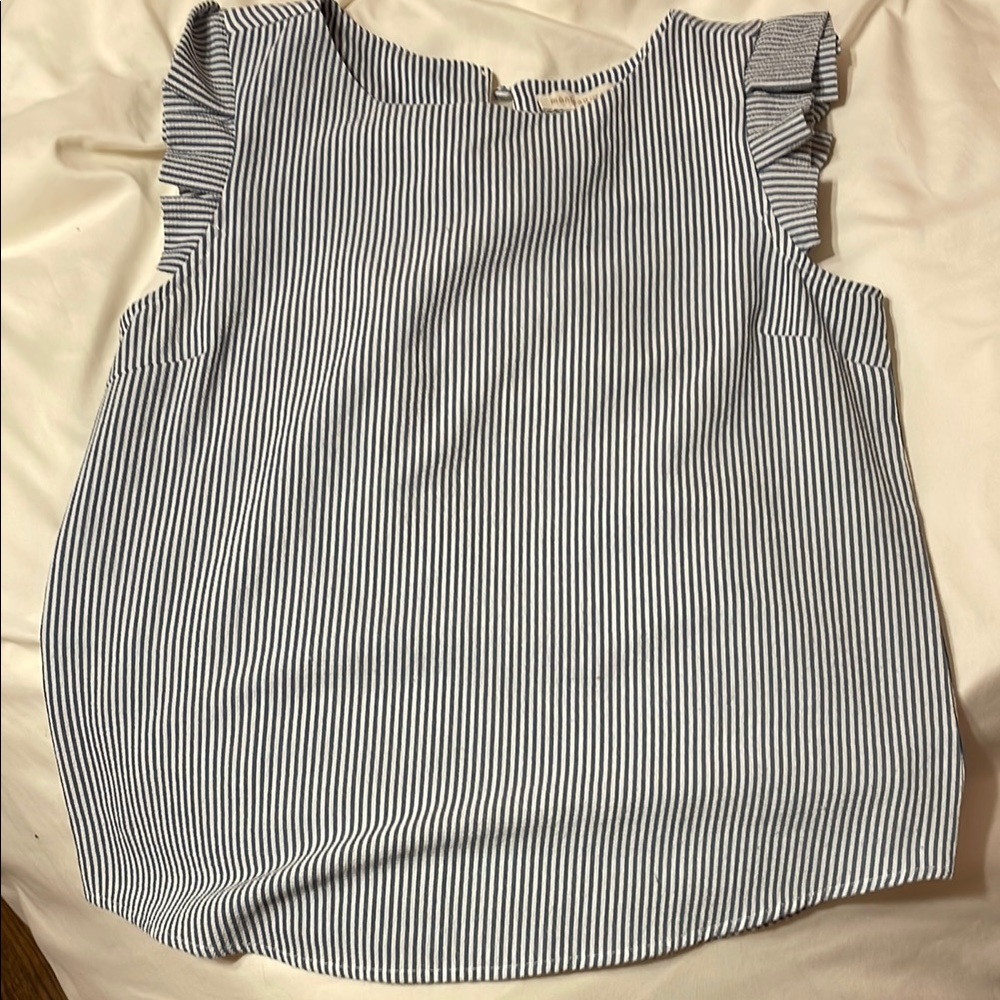 Seersucker Ruffle Sleeve Top